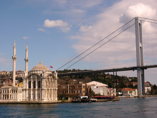 Ortaköy mecset - Mecidiye Köprüsü Sk. No:1 D:1 | Secret World Trip Planner