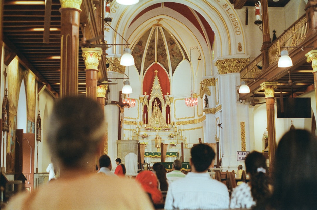 Kisha më historike Në Mumbai: Bazilika E Malit Meri - Mumbai | Secret World Trip Planner
