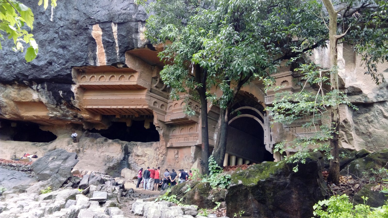 Kondana guwa-Guwa sing dumunung ing desa cilik Kondana - Kondhane | Secret World Trip Planner