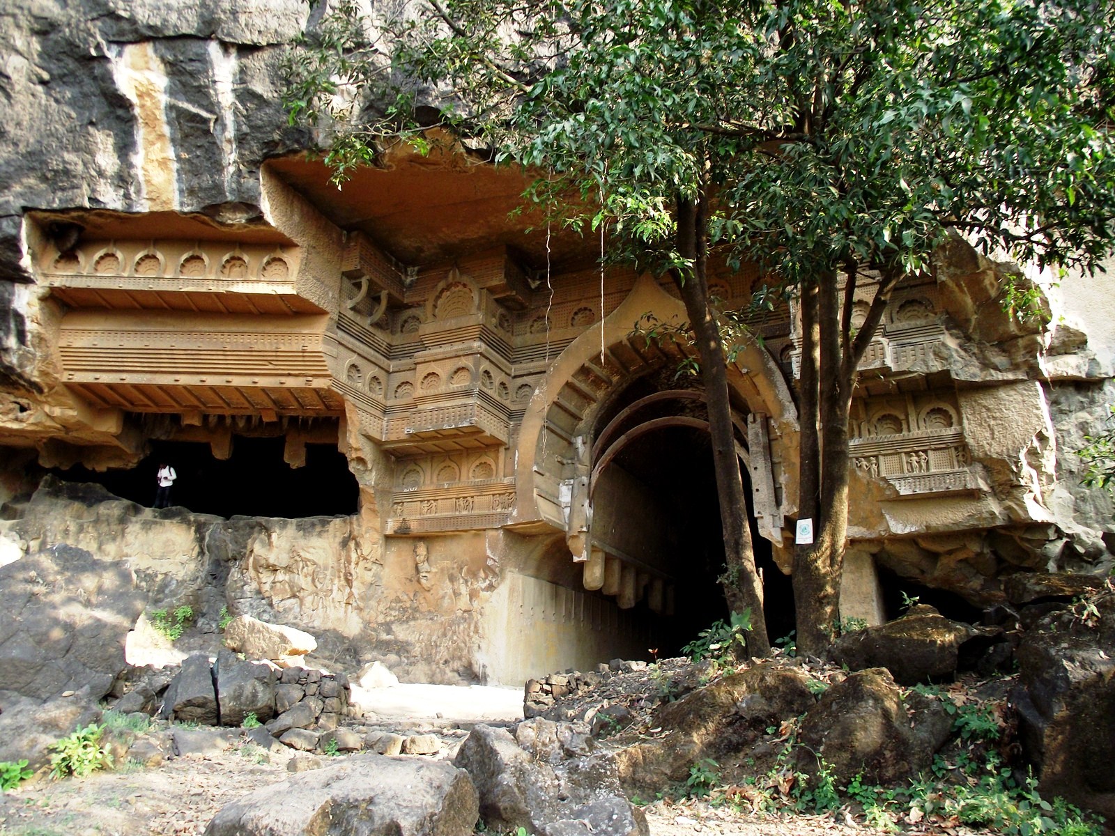 Kondana guwa-Guwa sing dumunung ing desa cilik Kondana - Kondhane | Secret World Trip Planner