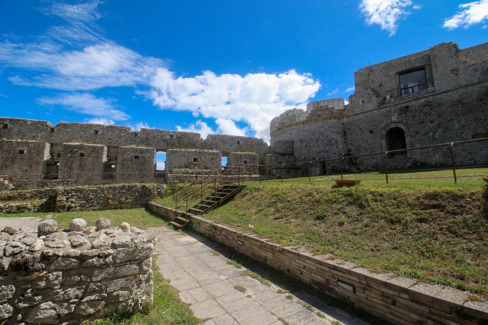 ਭਵਨ ਦੇ Monte Sant ' angelo - Monte Sant'Angelo | Secret World Trip Planner