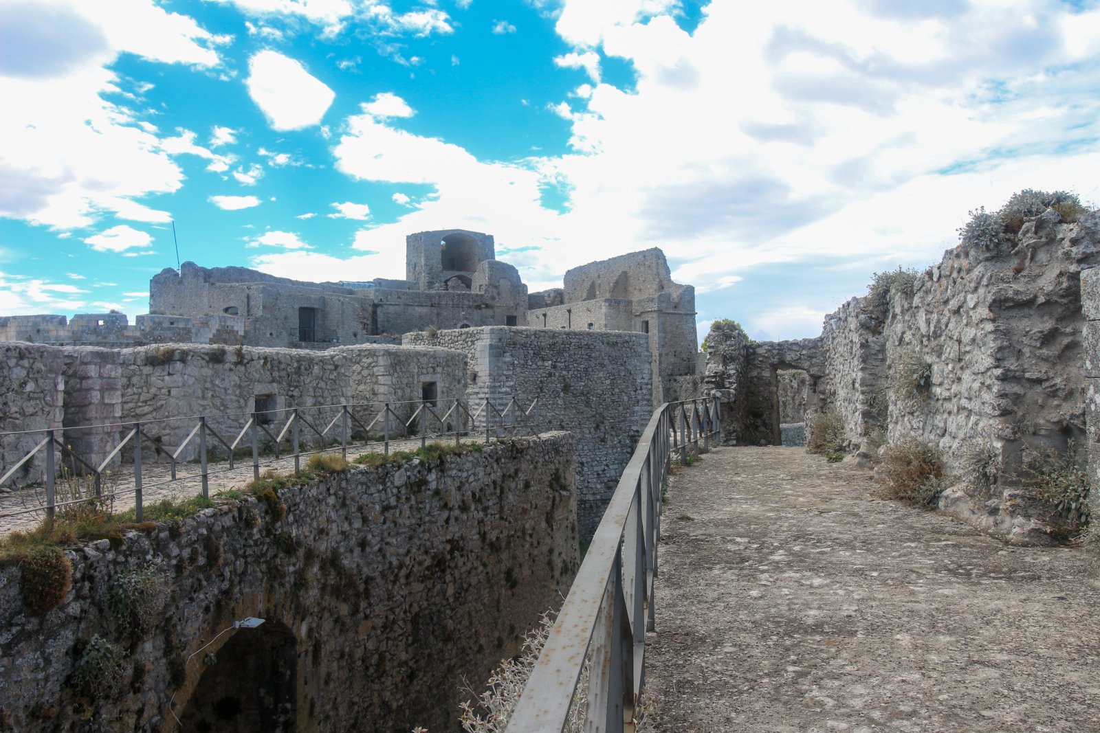 ਭਵਨ ਦੇ Monte Sant ' angelo - Monte Sant'Angelo | Secret World Trip Planner