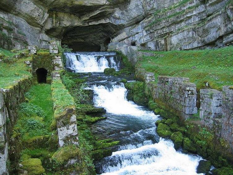 Francia | Ouhans y el río Loue — Ouhans