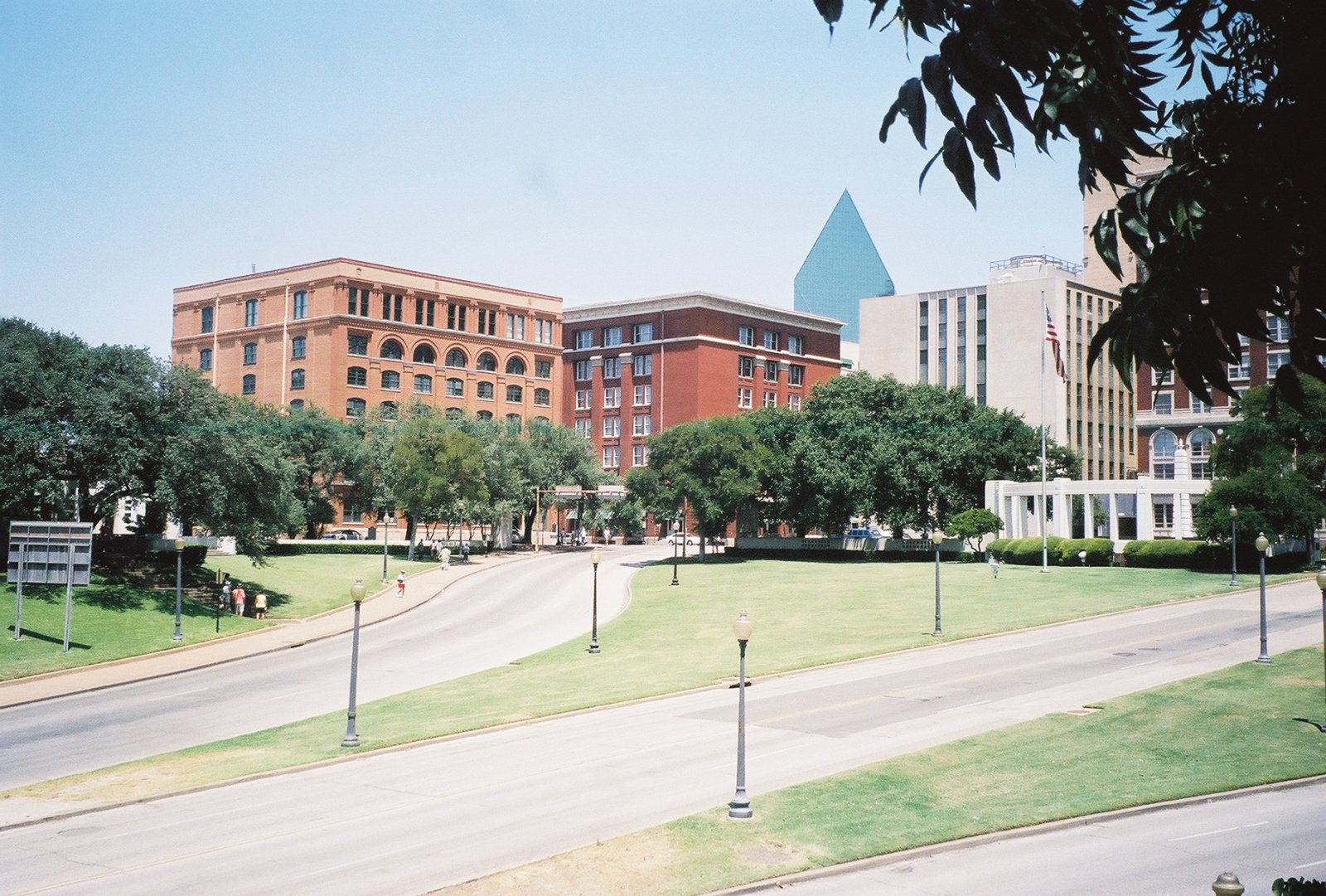 Sestā stāva Muzejs Dealey Plaza Dallasā - Dallas | Secret World Trip Planner