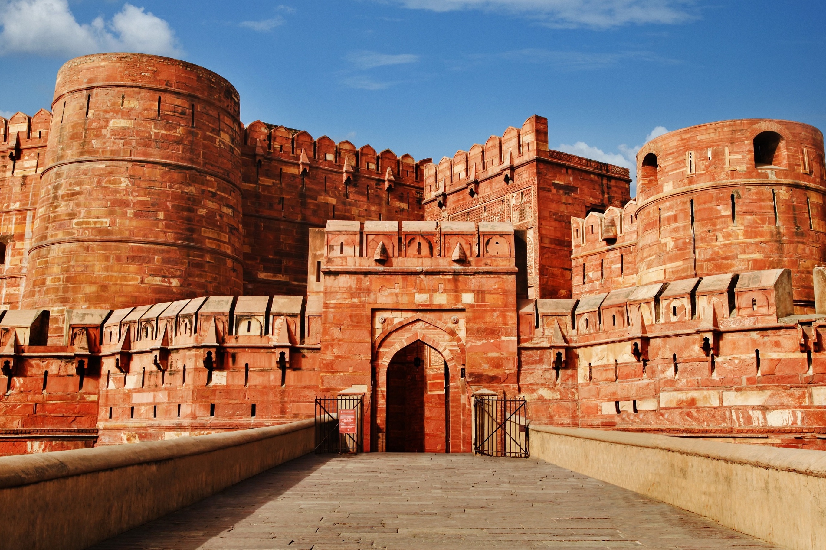 El fuerte de Agra es uno de los más impresionantes de la India. - Agra | Secret World Trip Planner