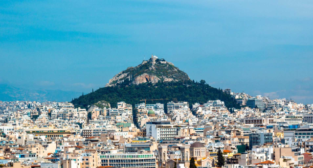 Utforska Lycabettus-kullen: En dold pärla i Aten - Athina | Secret World Trip Planner