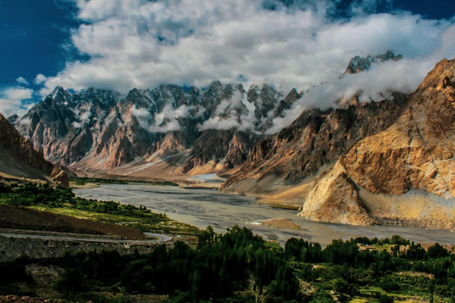 Вершины собора Пассу - Hunza Nagar | Secret World Trip Planner