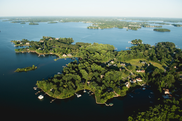 诺曼湖 - lago Norman | Secret World Trip Planner