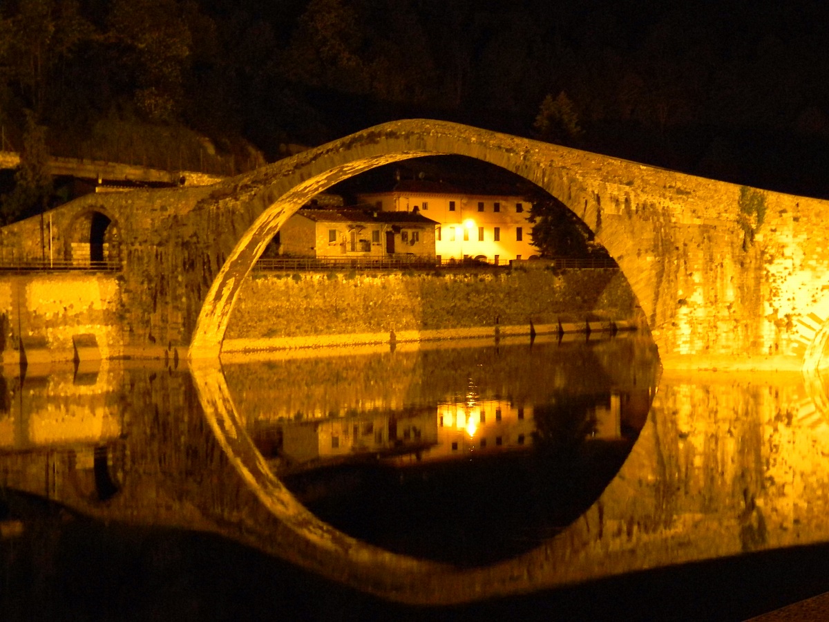 Puente 'del Diavolo' o 'della Maddalena', - Borgo a Mozzano | Secret World Trip Planner