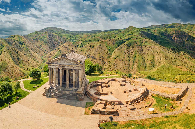 Езически храм на Гарни - Garni | Secret World Trip Planner