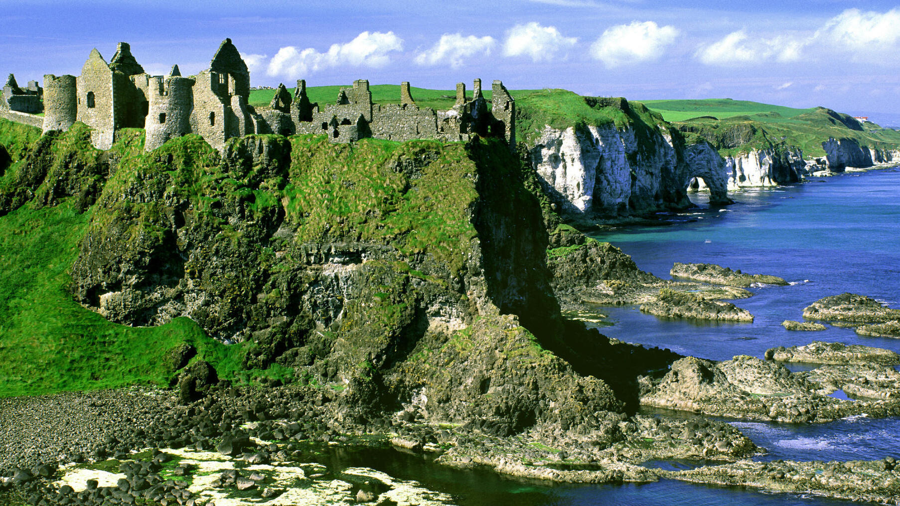 El castillo de Dunluce es un castillo medieval abandonado — 87 Dunluce Rd