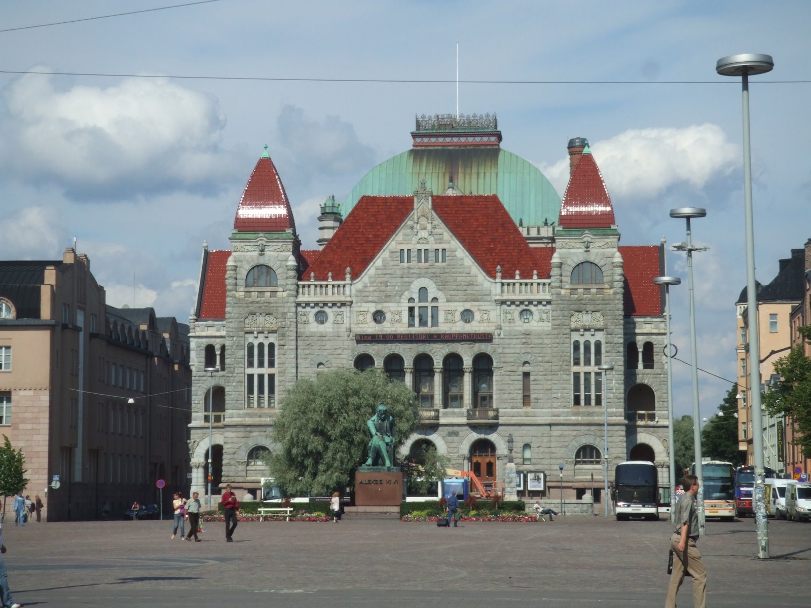 Finlandiako Antzoki Nazionalean - Helsinki | Secret World Trip Planner