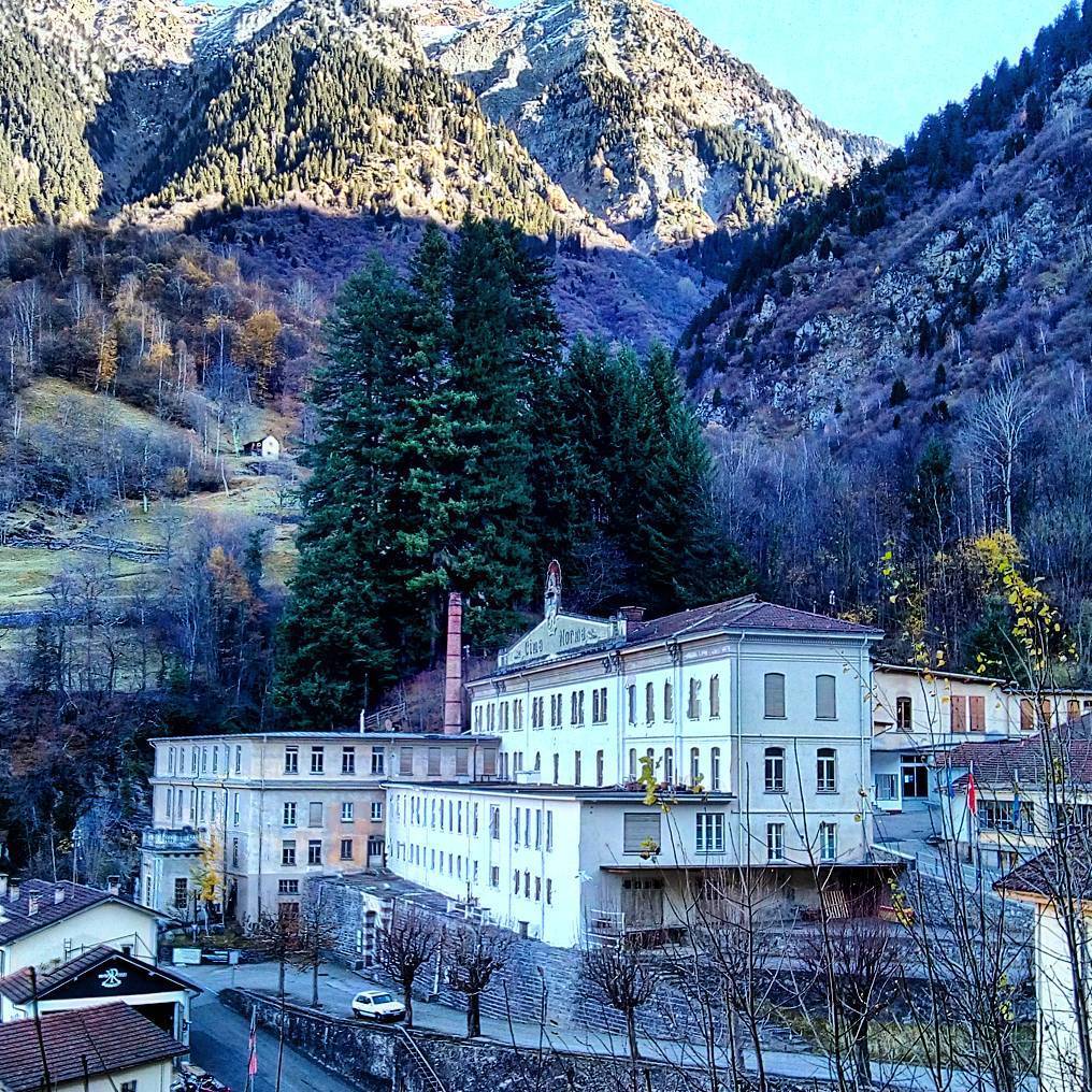 Switzerland. Kgm/ช็อคโกแลพิพิธภัณฑ์ C/O Cima อร์ - Blenio | Secret World Trip Planner