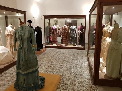 Museoa Siziliako Jantzi eta moda - Mirto | Secret World Trip Planner