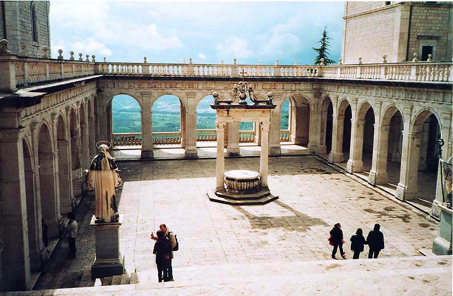 Abbaye de Monte Cassino - Montecassino | Secret World Trip Planner
