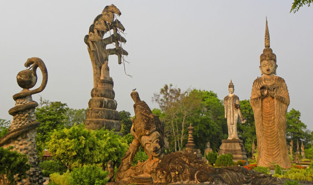 Parque Búdico Sala Keoku - Wat That | Secret World Trip Planner