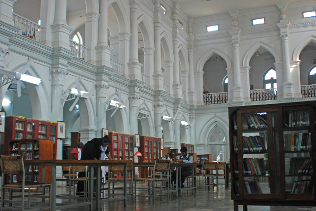 La bibliothèque centrale de Bahawalpur - Bahawalpur | Secret World Trip Planner