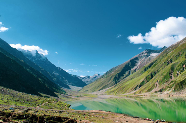 Scoprite la serenità del lago Saiful Muluk: Una gemma della valle del Kaghan - Mansehra | Secret World Trip Planner