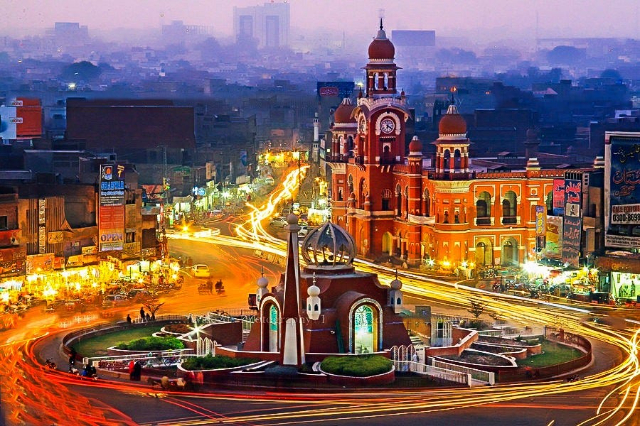 Multán: Un viaje espiritual por la ciudad de los santos de Pakistán - Multan | Secret World Trip Planner