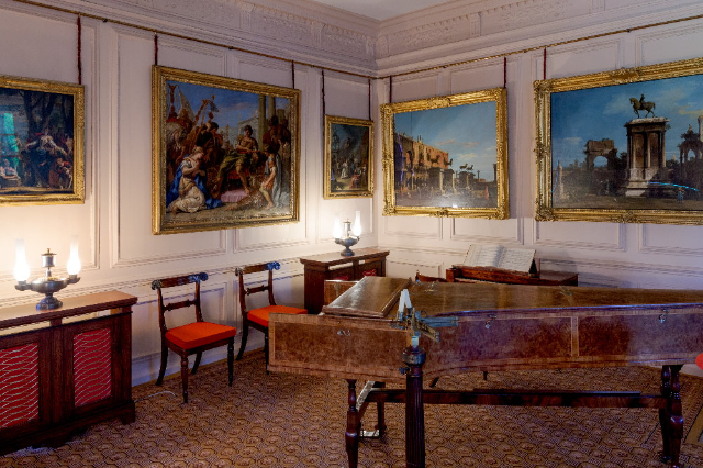 Kew Palace - Royal Botanic Gardens | Secret World Trip Planner