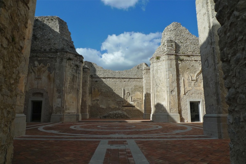 Abbey Goleto dhe ezoterizmi i bardhë - Goleto | Secret World Trip Planner
