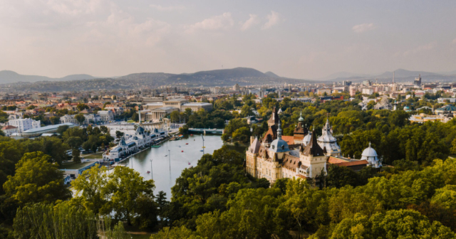 Descubra Hungría con facilidad: Guía de viñetas de carretera para viajar sin estrés - Budapest | Secret World Trip Planner