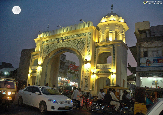Puerta de Fareed - Bahawalpur | Secret World Trip Planner