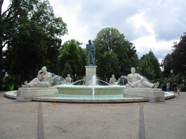 Champ de Mars Parkı - Colmar | Secret World Trip Planner