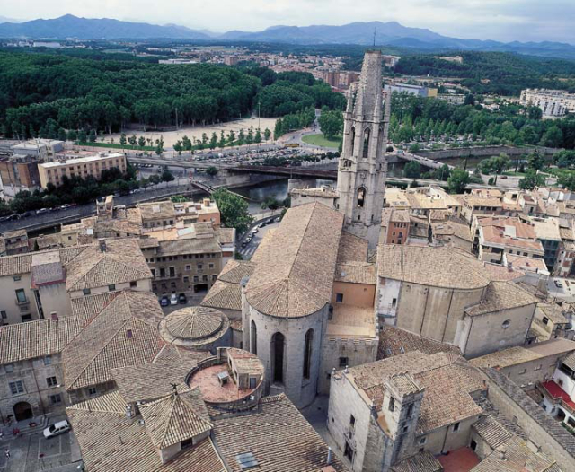 Església de Sant Feliu - Fortaleza, Santuario y Símbolo de Girona - Girona | Secret World Trip Planner