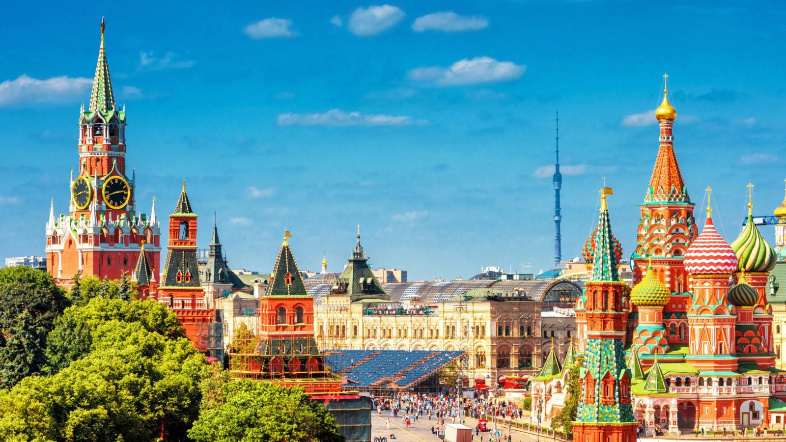 Moscow | Spasskaya Tower - Moskva | Secret World Trip Planner