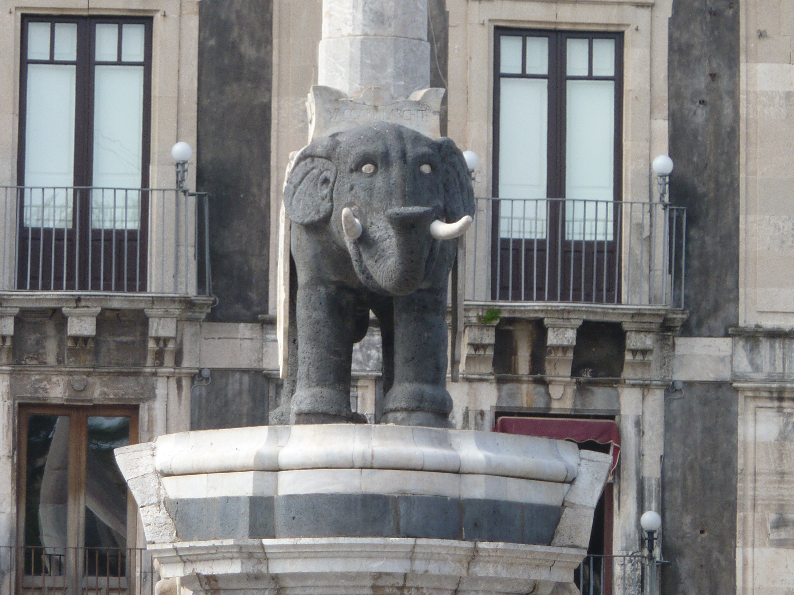 Sicile et nourriture | La Caponata - Catania | Secret World Trip Planner