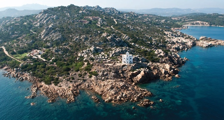 Cerdeña | Faro de Punta Sardegna - Faro di Punta Sardegna | Secret World Trip Planner