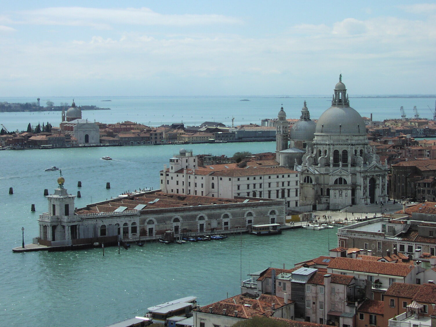Venezi | Basilica of Santa Maria della Salute - Venezia | Secret World Trip Planner