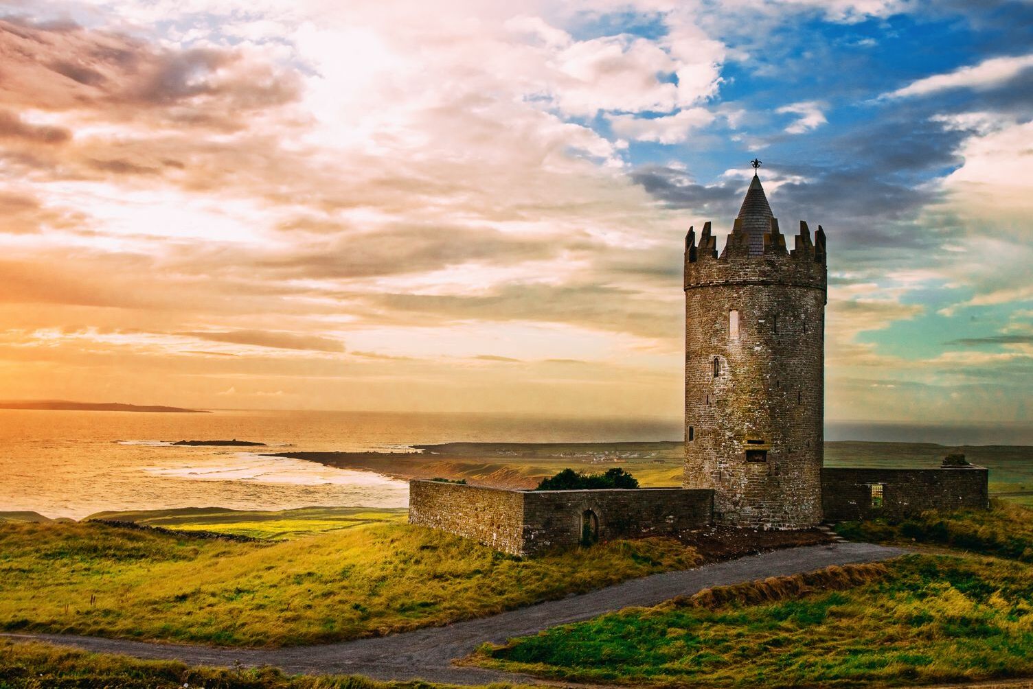 Irlanda Mágica | Castillo de Doonagore — Ballycullaun