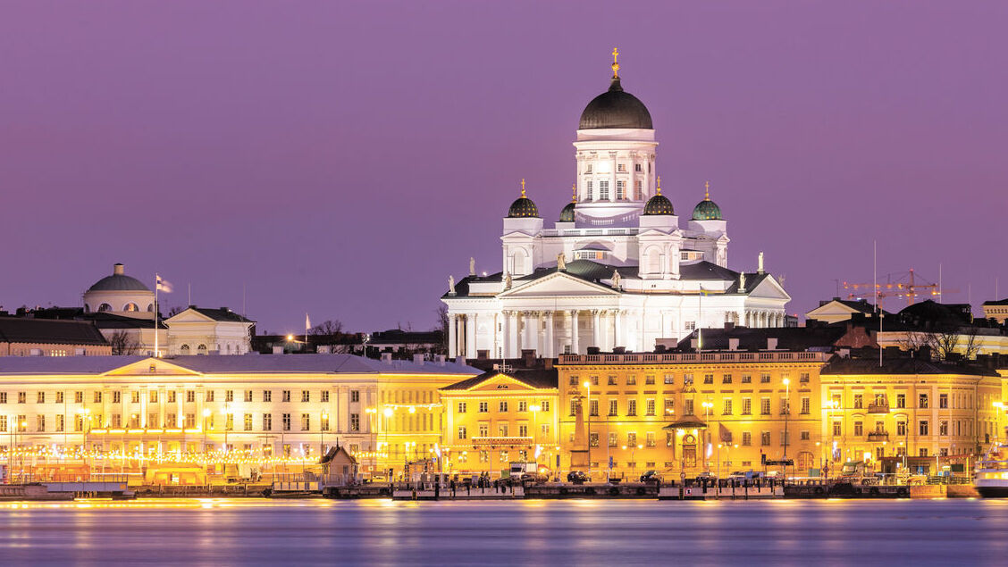 Senate Square : the center of Finland's capital. - Helsinki | Secret World Trip Planner