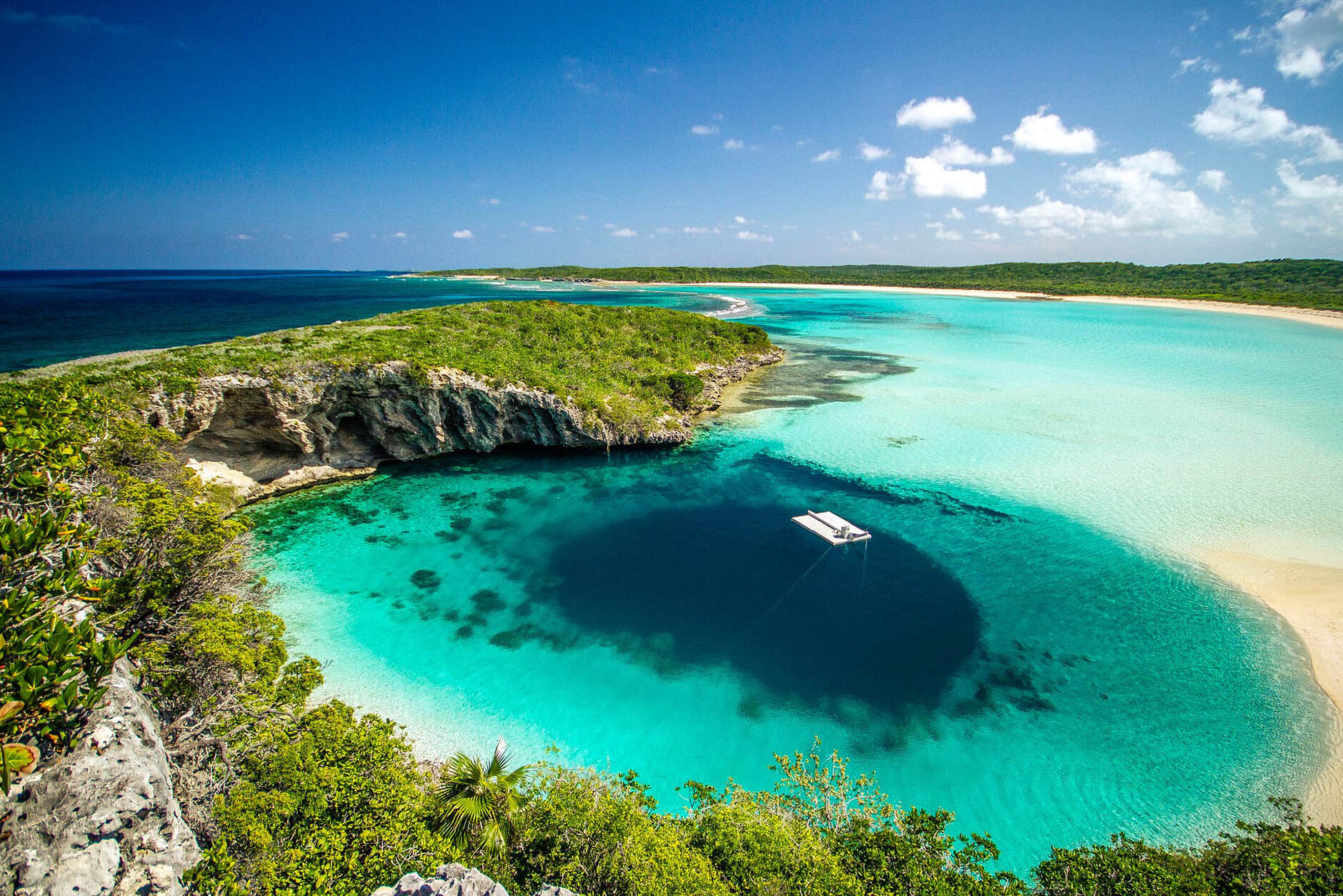 Vrima Blu e dinit: Më E Thellë Në Botë | Secret World Trip Planner