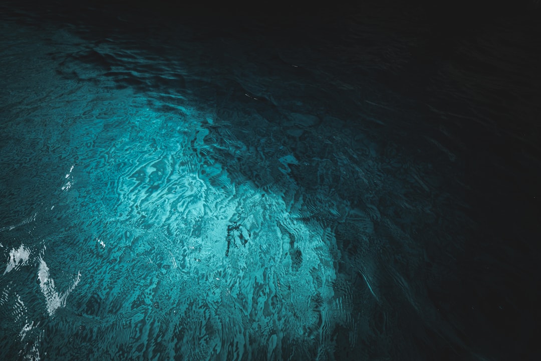 Vrima Blu e dinit: Më E Thellë Në Botë | Secret World Trip Planner