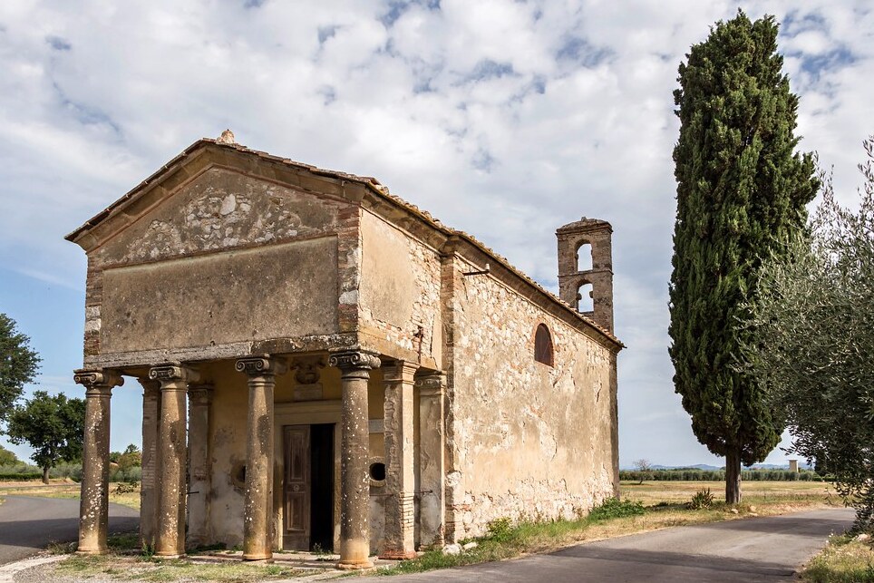 Fabbricciano e la chiesettaa di Santa Maria delle Nevi  - Colle di Val d'Elsa | Secret World Trip Planner
