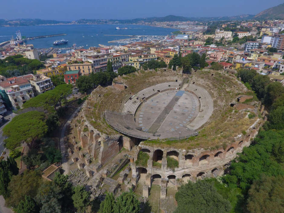 Pozzuoli ແລະ Flavian Amphitheatre - Pozzuoli | Secret World Trip Planner