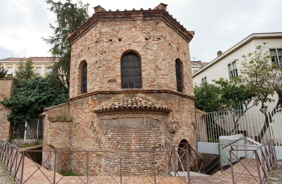 Baptisterium saka Aryans - Ravenna | Secret World Trip Planner
