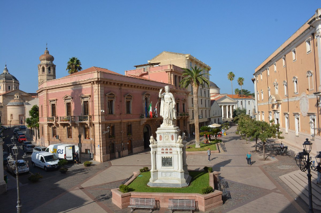 Piazza e statua di Eleonora d’Arborea - Oristano | Secret World Trip Planner