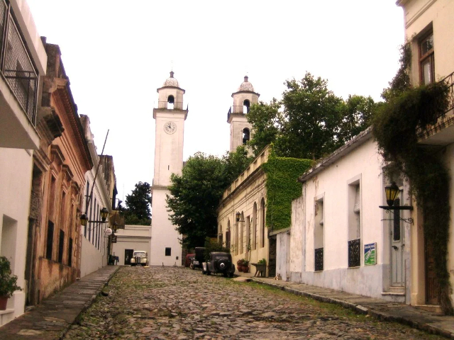 Iglesia del Santísimo Sacramento - Colonia Del Sacramento | Secret World Trip Planner
