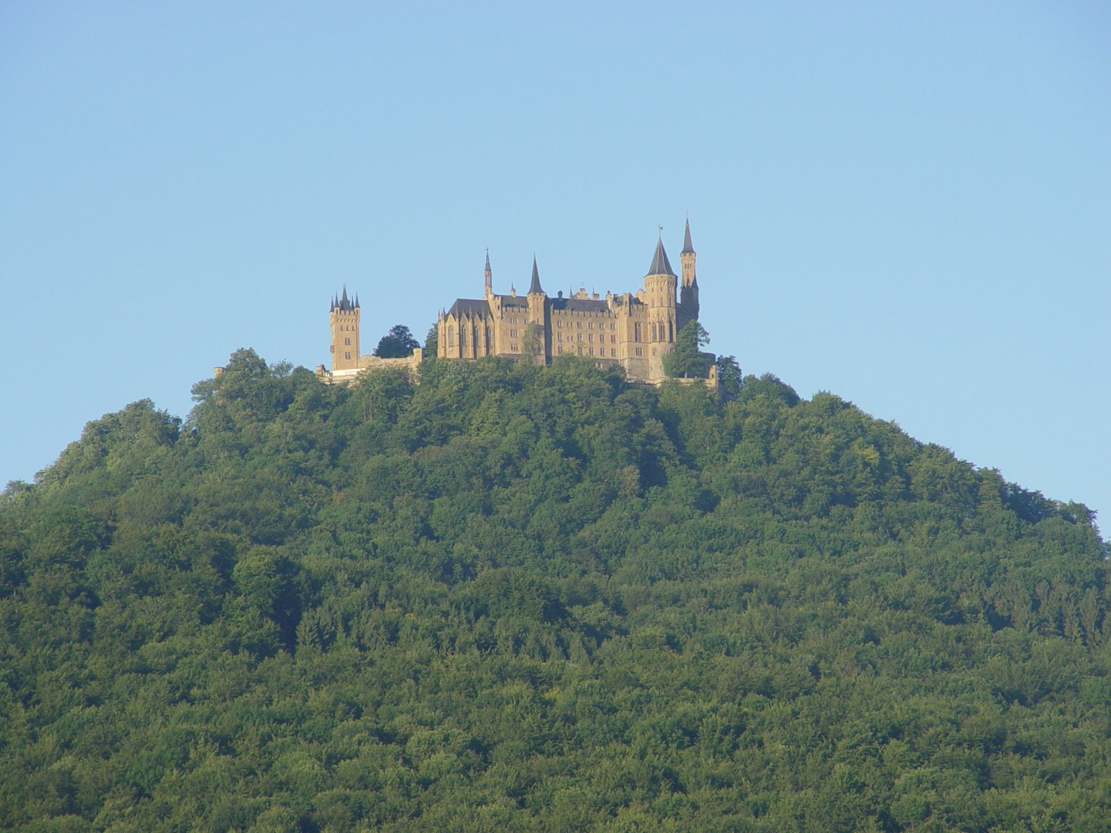 El castillo de Hohenzollern - Burg Hohenzollern | Secret World Trip Planner