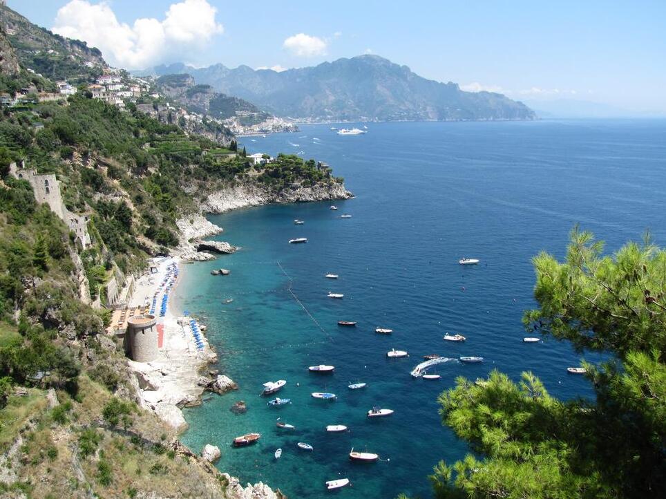 Conca dei Marini / an infinite sea garden - Conca dei Marini | Secret World Trip Planner