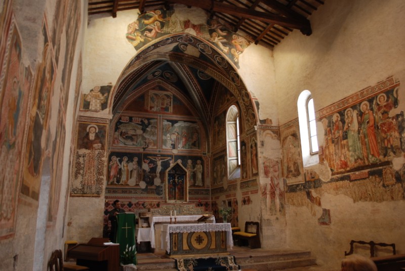 Cerkev Santa Maria Assunta - Vallo di Nera | Secret World Trip Planner