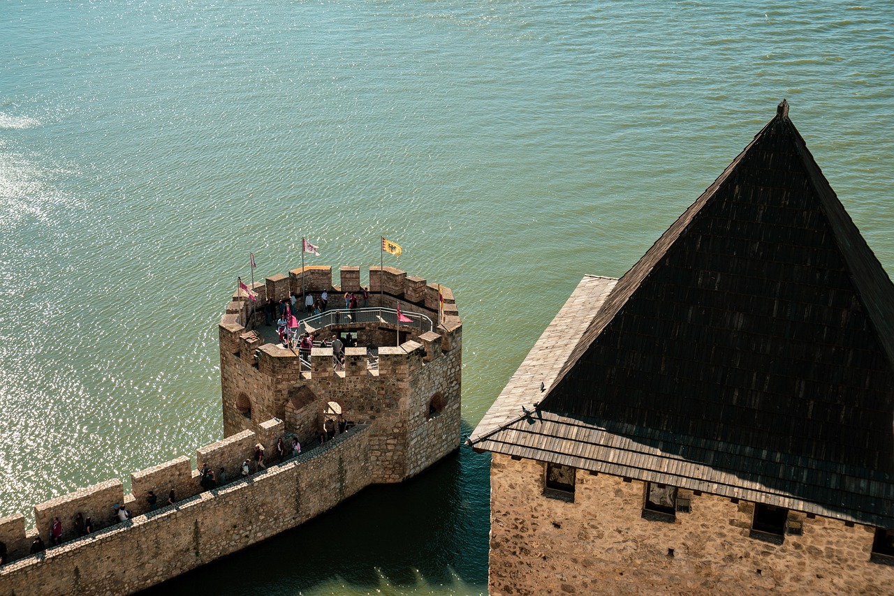Belgrado | Fortaleza de Golubac - Golubac | Secret World Trip Planner