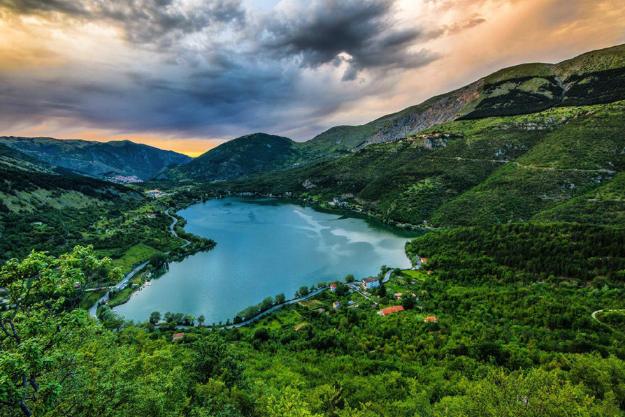 Jezero Scanno i divlje Sagittarius Valley - Lago di Scanno | Secret World Trip Planner