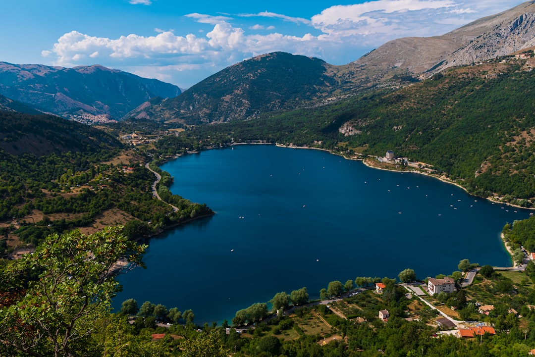 Jezero Scanno i divlje Sagittarius Valley - Lago di Scanno | Secret World Trip Planner