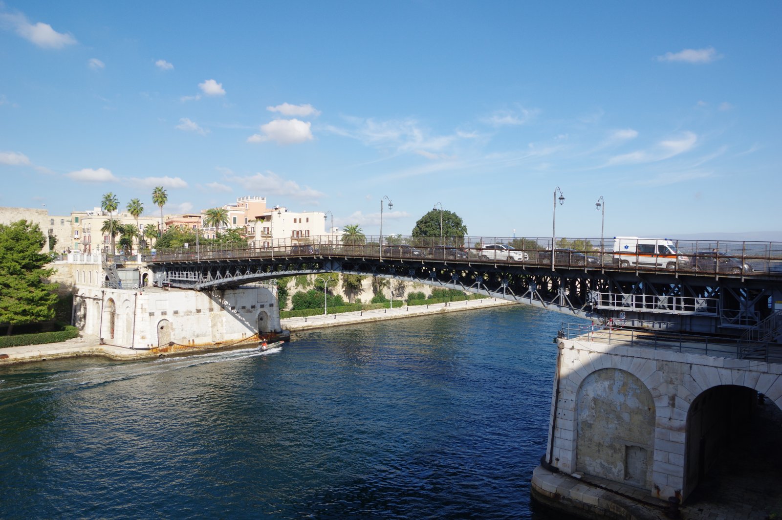 Taranto y el Ponte Girevole - Taranto | Secret World Trip Planner