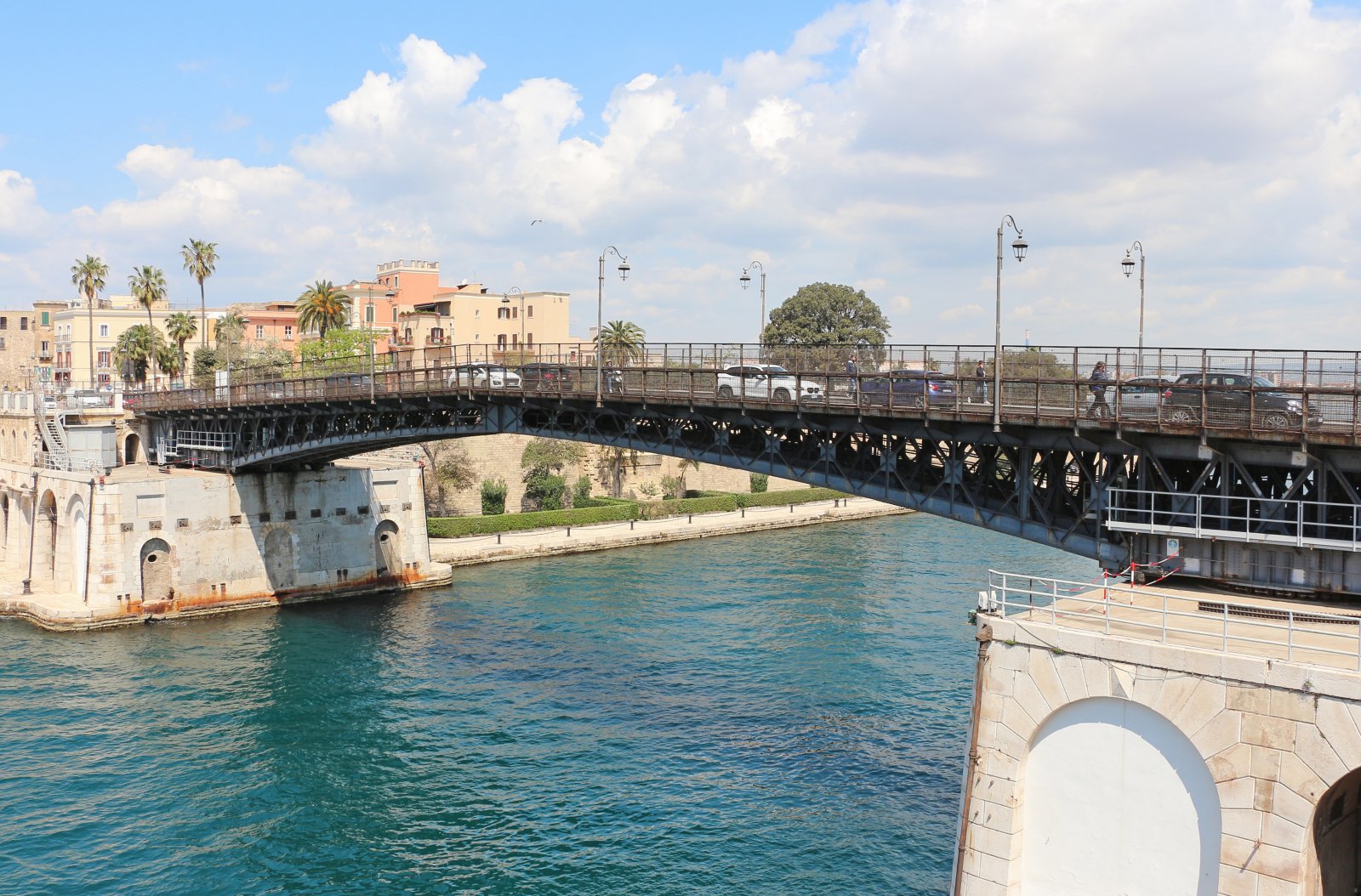 Taranto y el Ponte Girevole - Taranto | Secret World Trip Planner